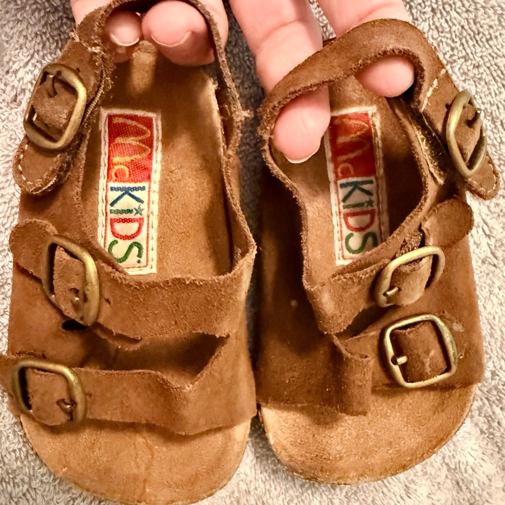 McKids Brown Buckle Sandals for Kids vintage size 3 shoes